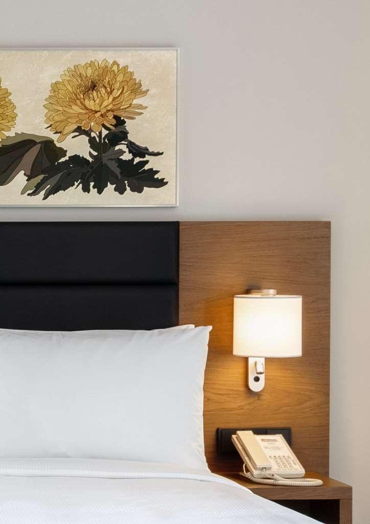 Hilton Garden Inn Tbilisi Chavchavadze Номер фото