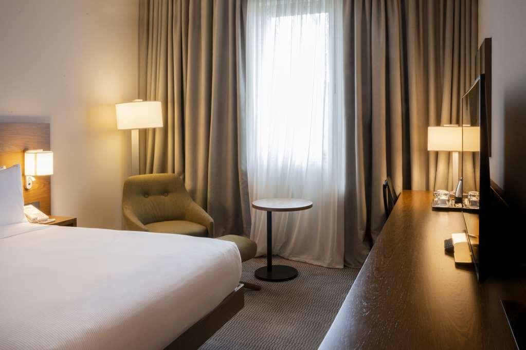 Hilton Garden Inn Tbilisi Chavchavadze Номер фото