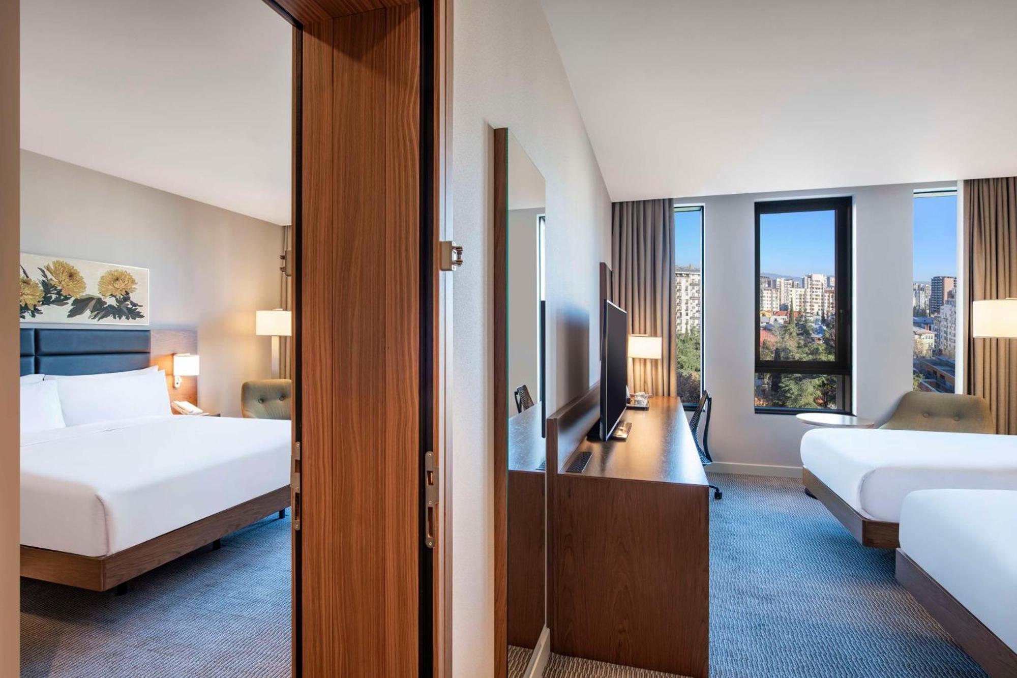 Hilton Garden Inn Tbilisi Chavchavadze Экстерьер фото