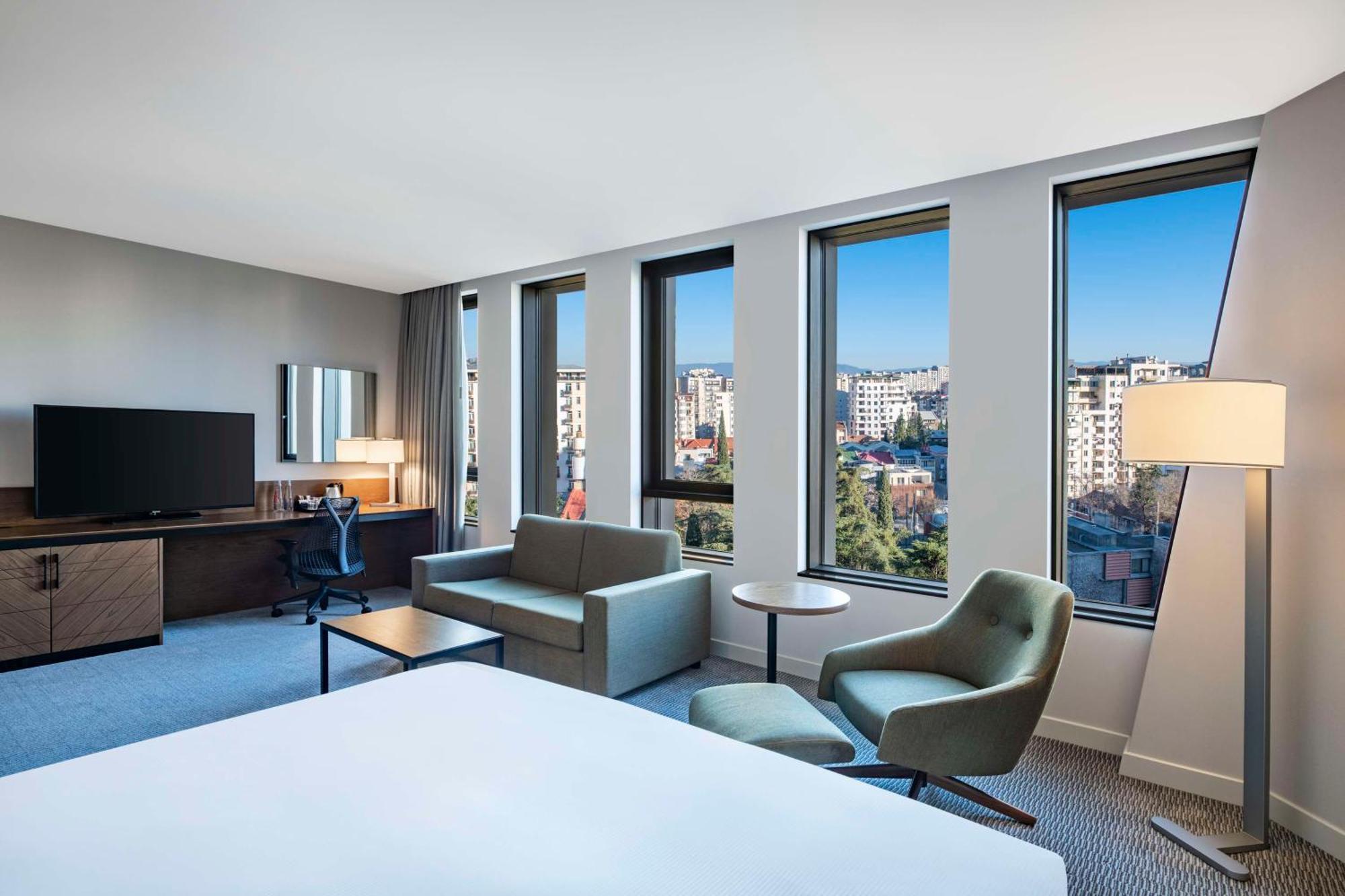 Hilton Garden Inn Tbilisi Chavchavadze Экстерьер фото