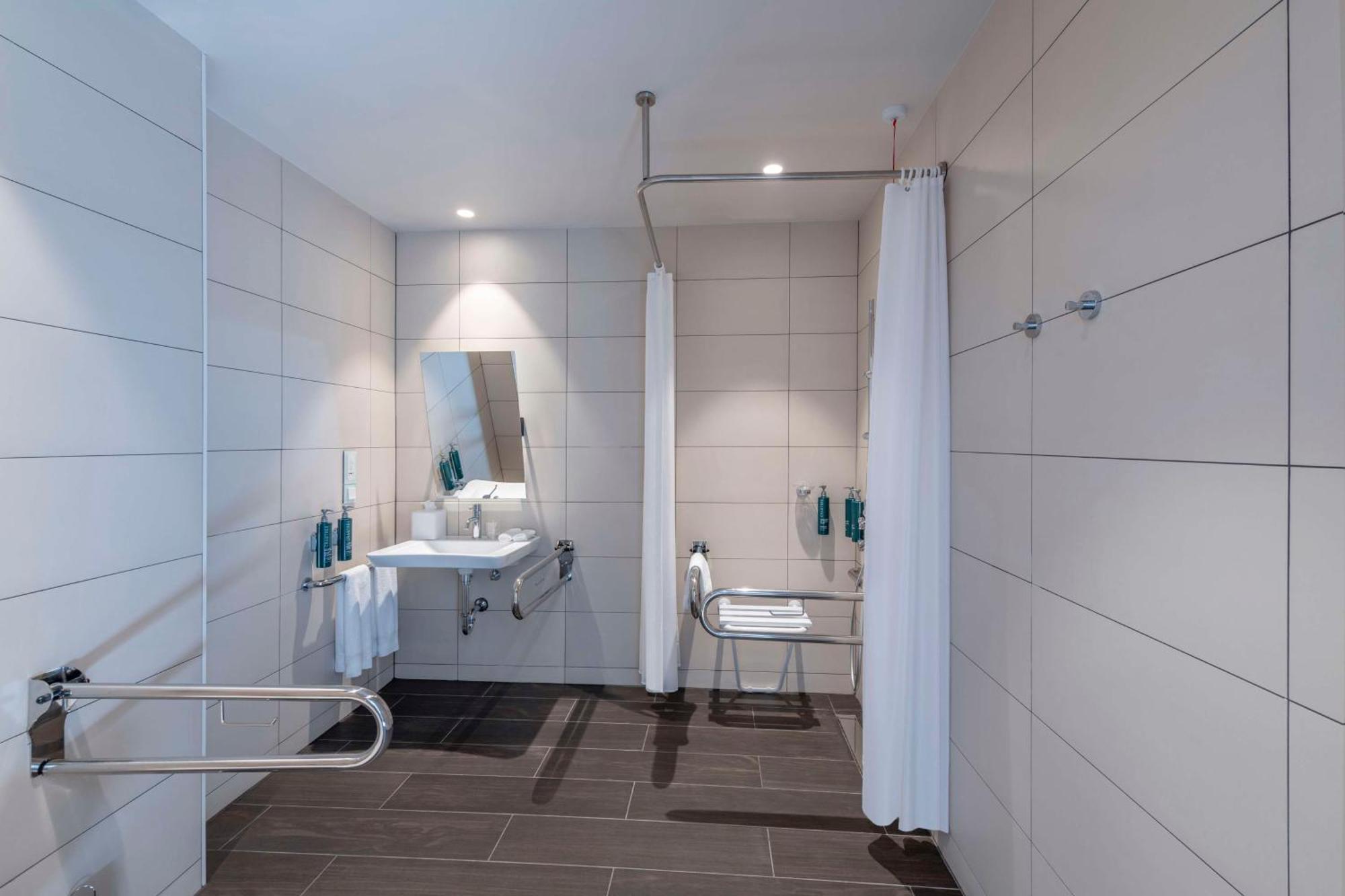 Hilton Garden Inn Tbilisi Chavchavadze Экстерьер фото
