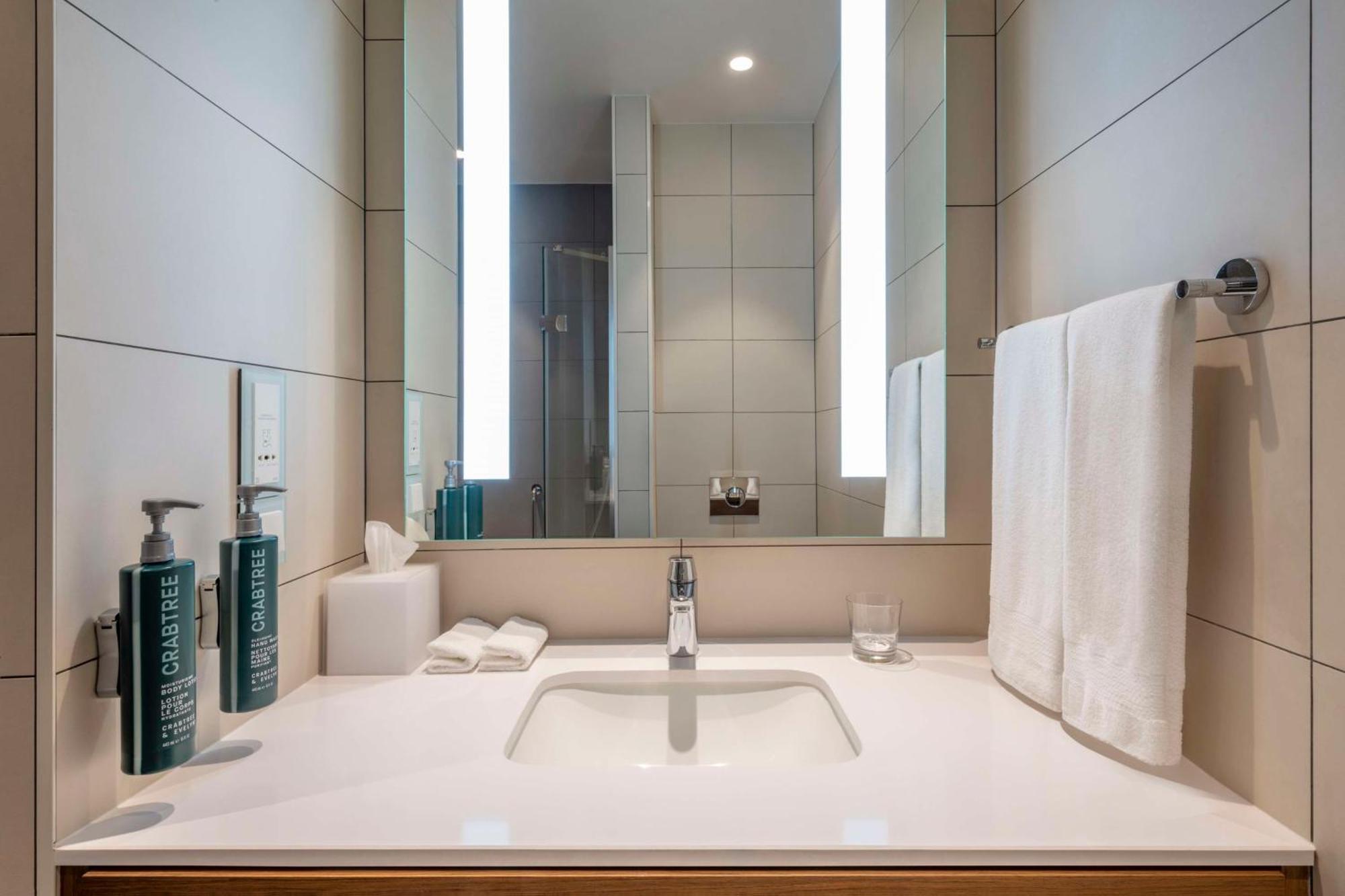 Hilton Garden Inn Tbilisi Chavchavadze Экстерьер фото