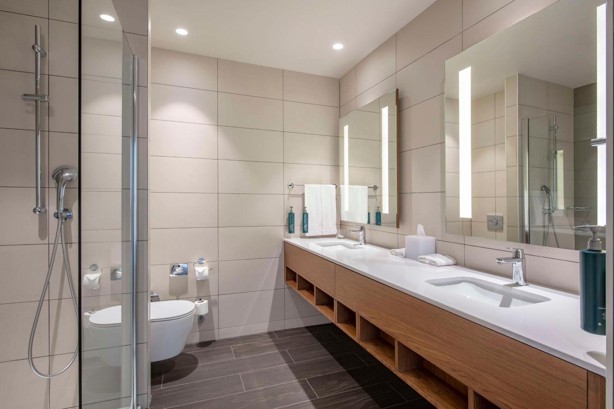 Hilton Garden Inn Tbilisi Chavchavadze Экстерьер фото
