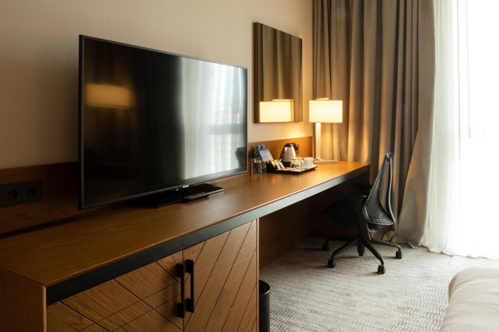 Hilton Garden Inn Tbilisi Chavchavadze Экстерьер фото