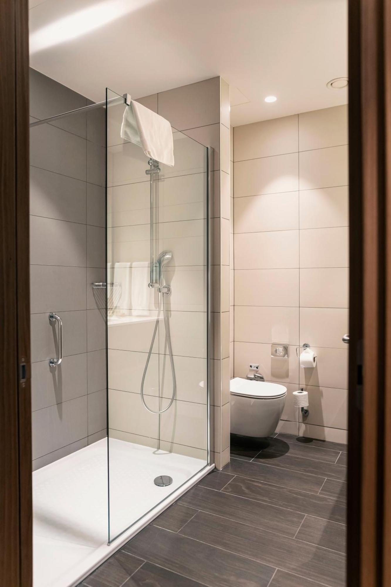Hilton Garden Inn Tbilisi Chavchavadze Экстерьер фото