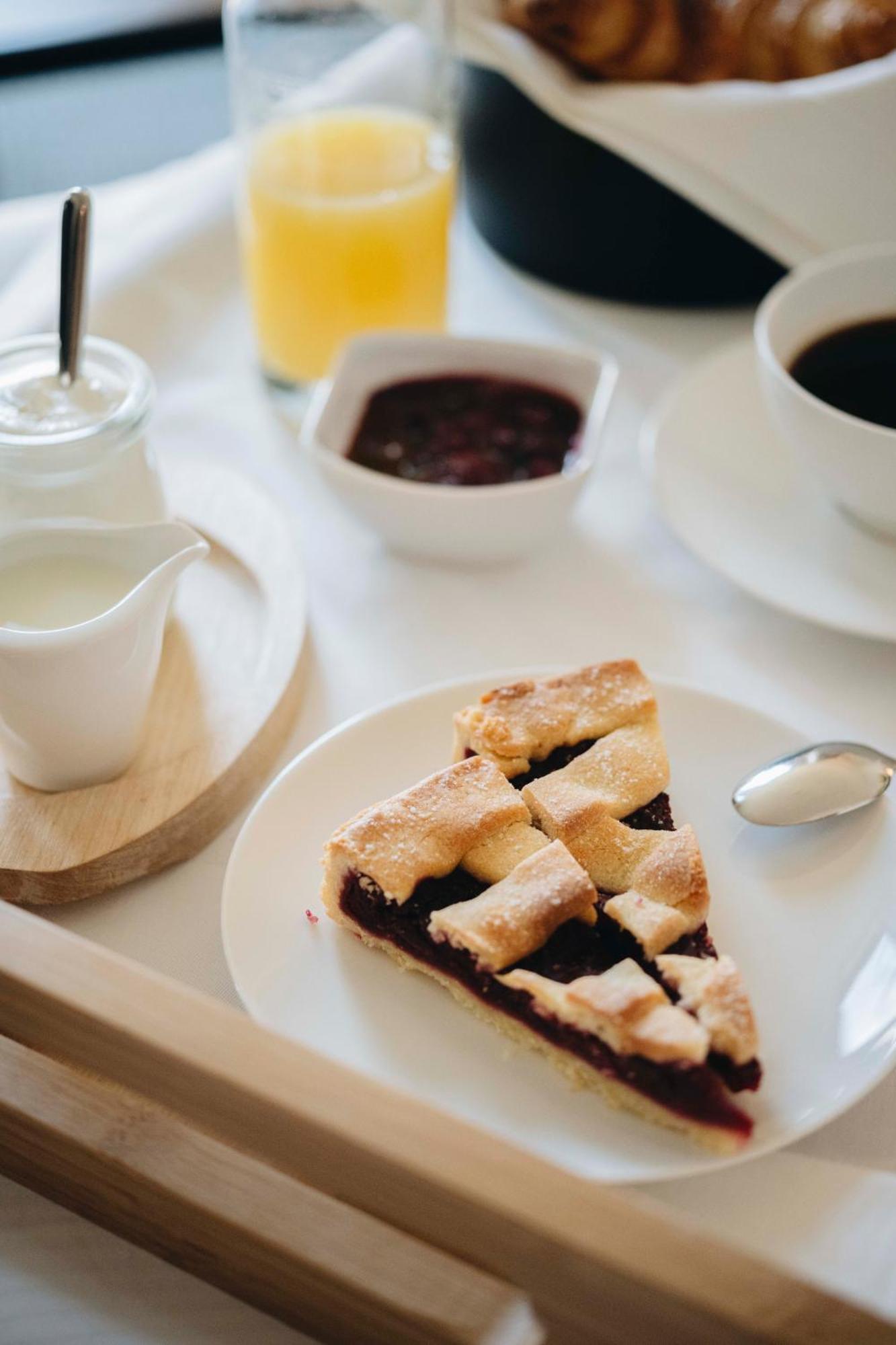 Hilton Garden Inn Tbilisi Chavchavadze Экстерьер фото