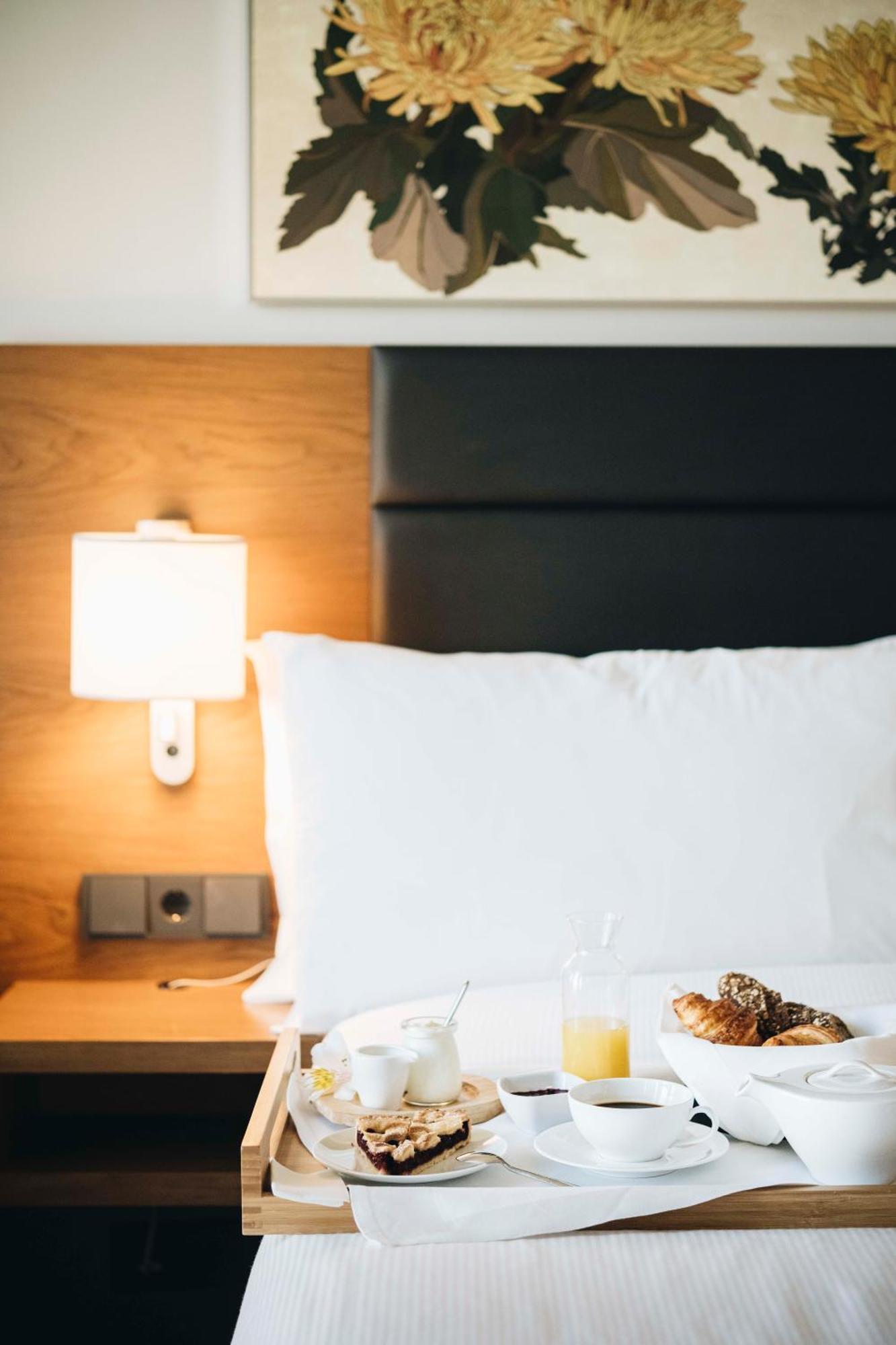 Hilton Garden Inn Tbilisi Chavchavadze Экстерьер фото