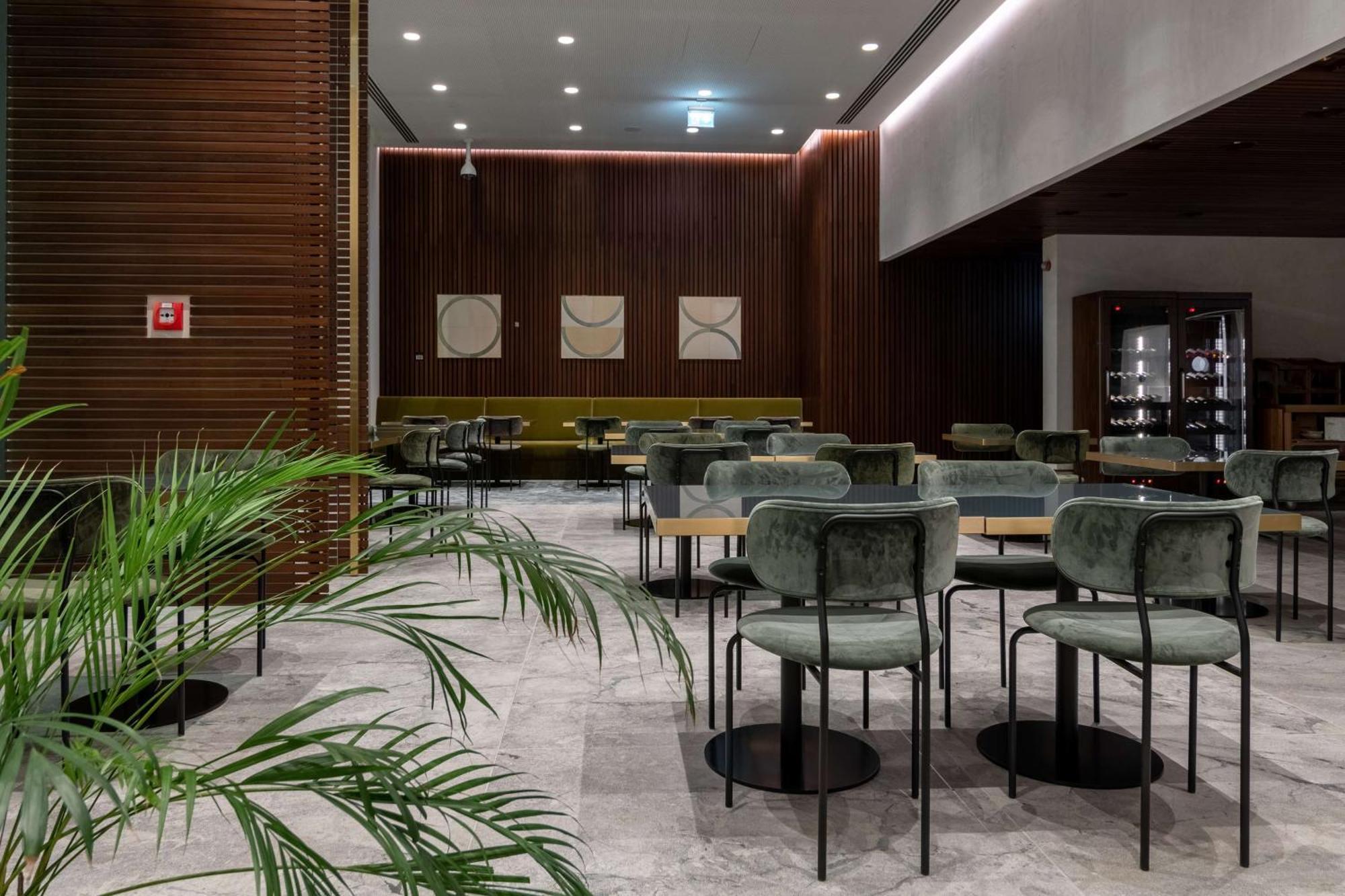 Hilton Garden Inn Tbilisi Chavchavadze Экстерьер фото