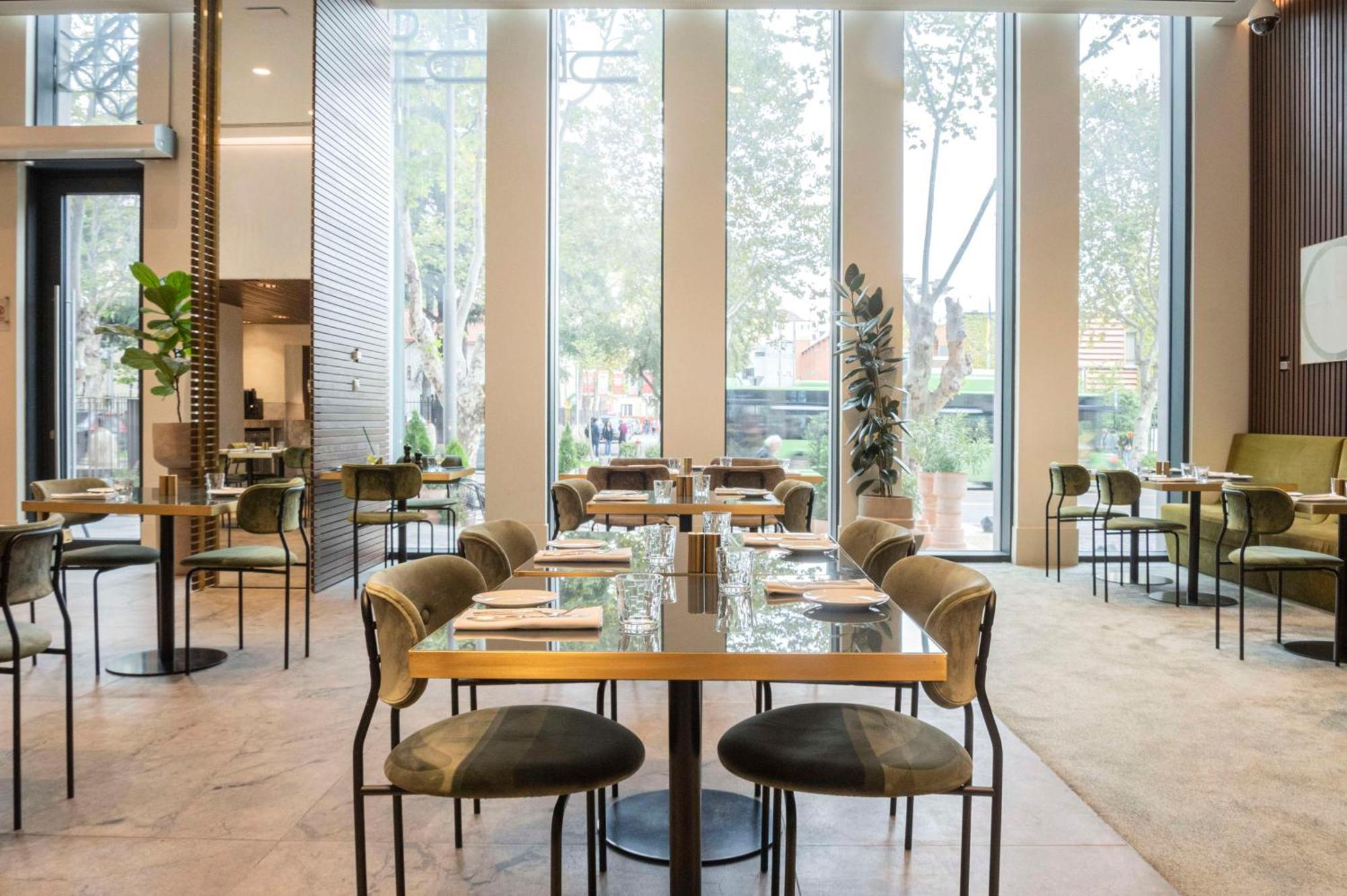 Hilton Garden Inn Tbilisi Chavchavadze Экстерьер фото